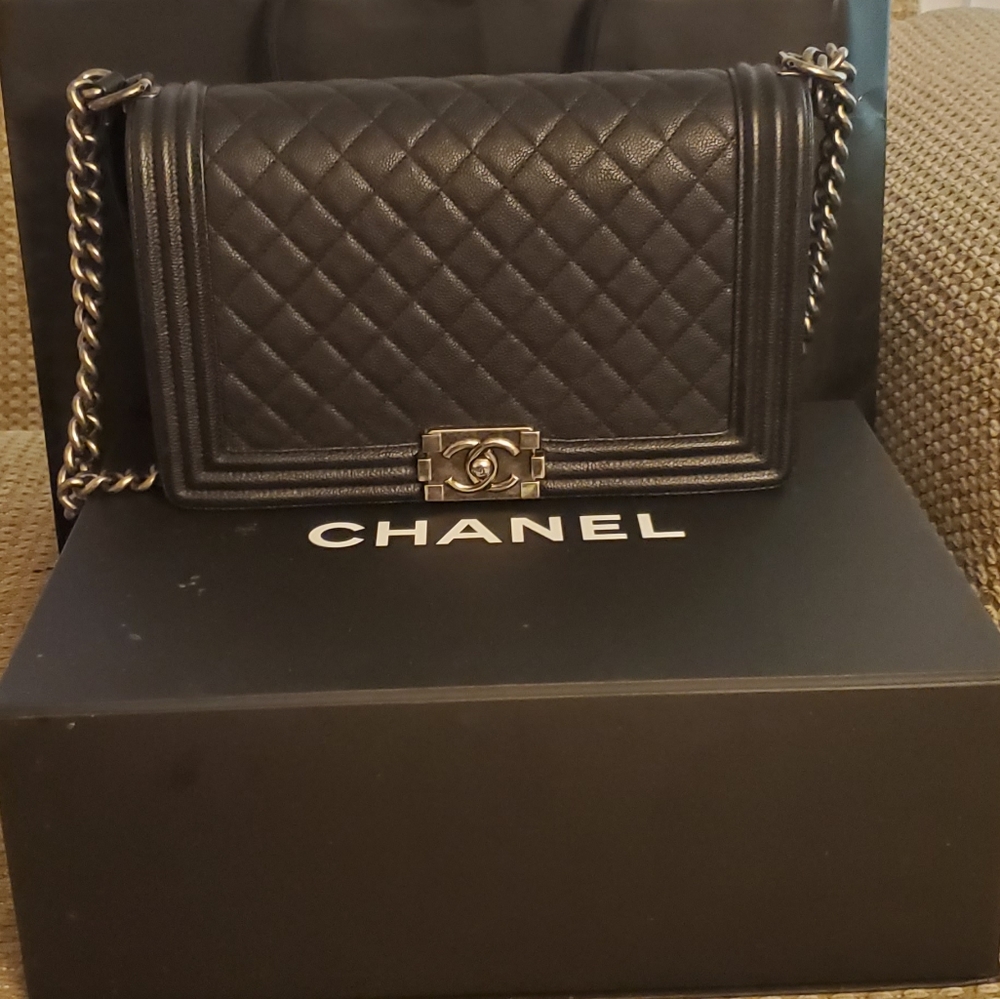 CHANEL BOY NEW MEDIUM